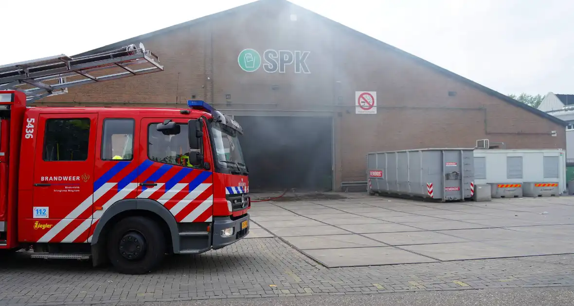 Brand in recyclinghal - Foto 6