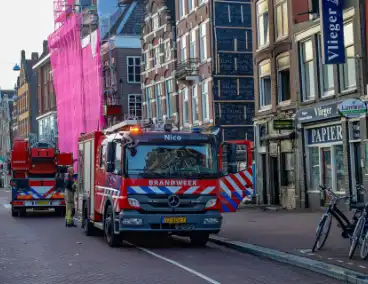 Explosie in koffieshop leidt tot brand