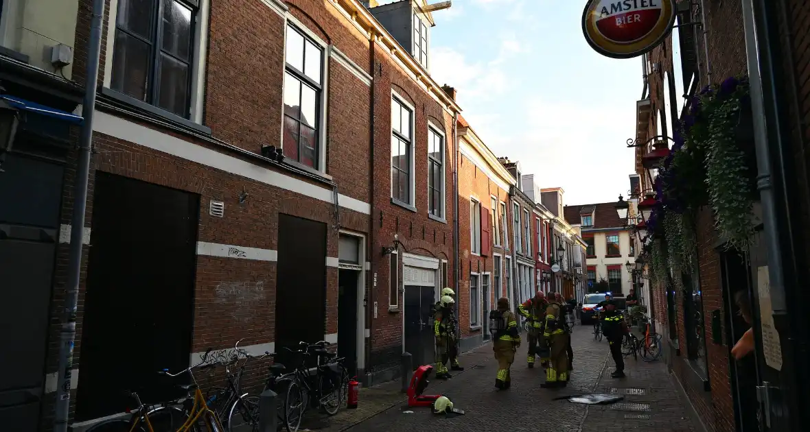 Brandweer dooft vuur in woning - Foto 2