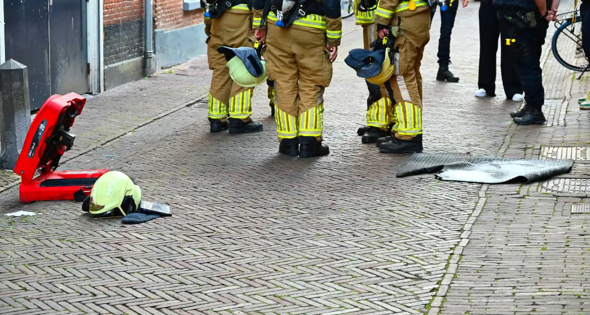 Brandweer dooft vuur in woning - Foto 4