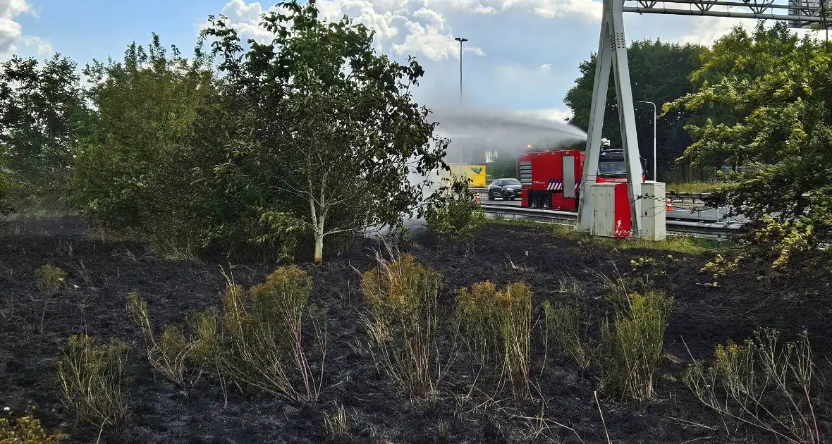 Bermbrand veroorzaakt verkeershinder