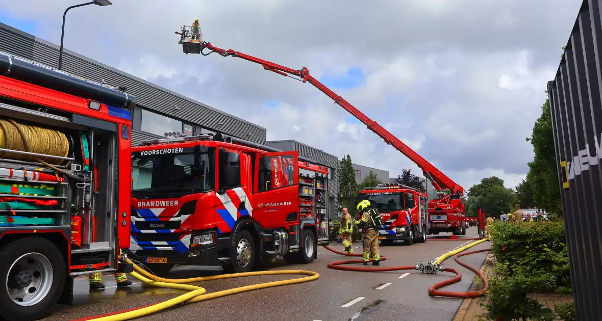 Grote brand in bedrijfsverzamelgebouw - Foto 2
