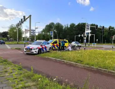 Bejaarde fietsster naar ziekenhuis