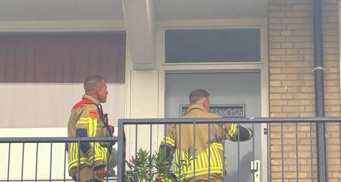 Brandweer ventileert schuren na melding - Foto 2