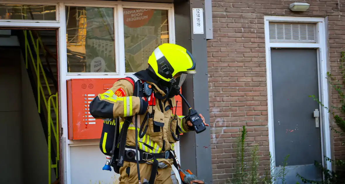 Brandweer oefent woningbrand scenario in slooppand - Foto 4