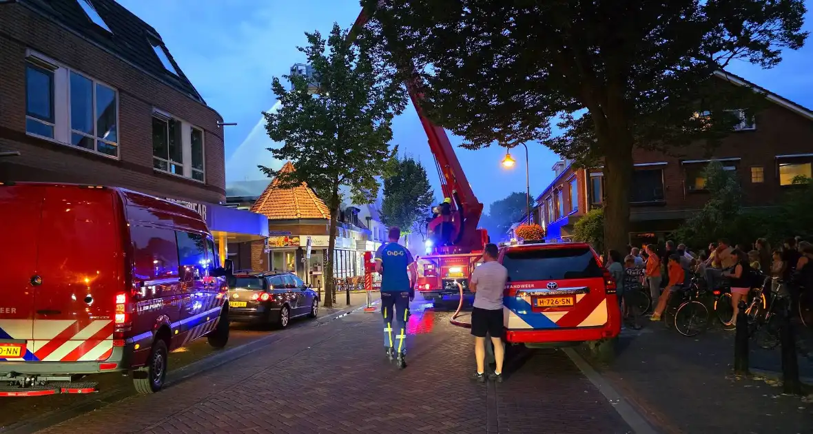 Brandweer grootschalig ingezet bij woningbrand - Foto 2
