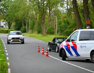 Bestuurder verliest macht over stuur