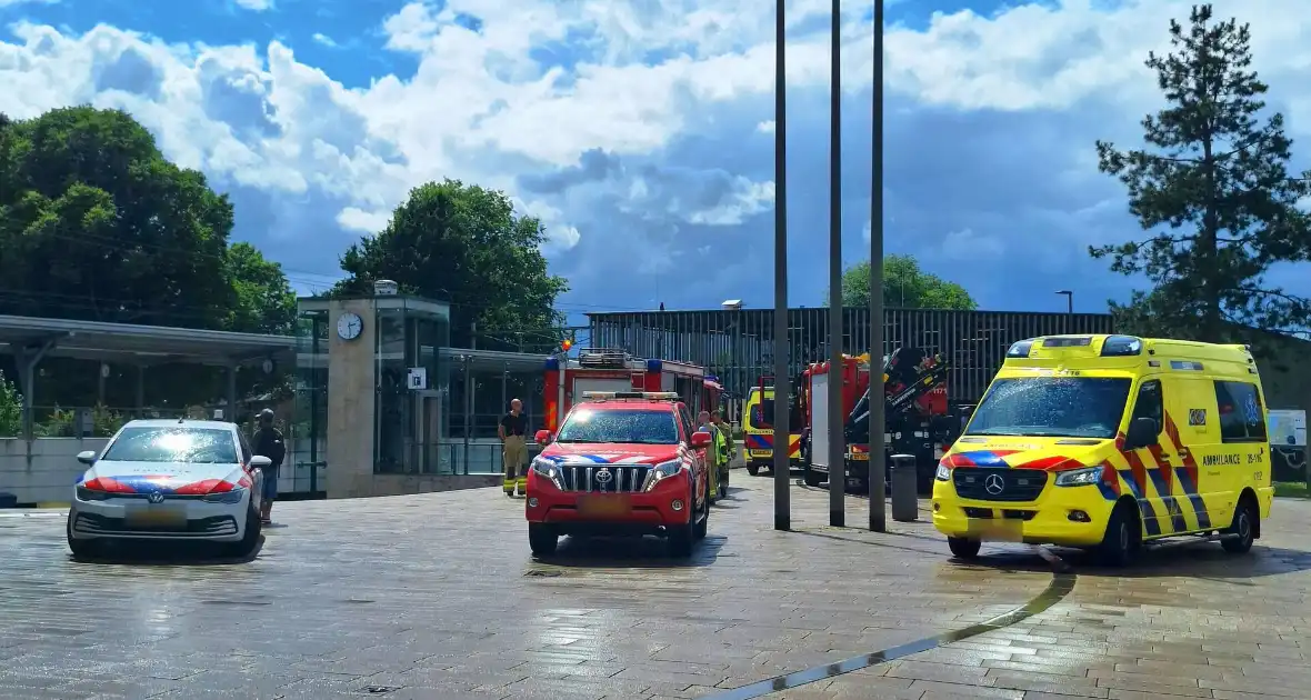 Aanrijding met trein en persoon - Foto 1