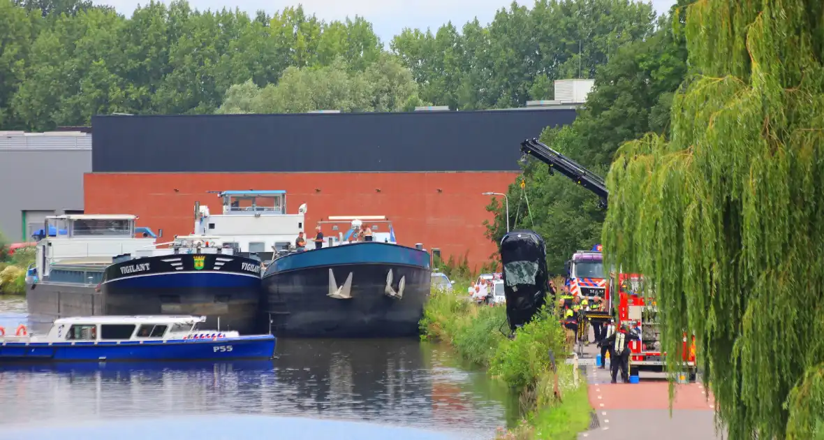Auto te water in grote zoekactie - Foto 3