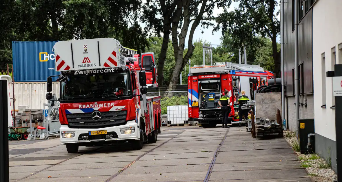 Geen gewonden bij brand in industrie - Foto 4