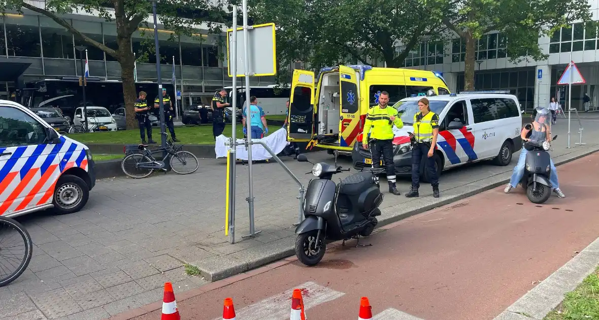 Zwaargewonden na botsing tussen fietser en scooter - Foto 3