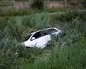 Taxi in sloot na eenzijdig ongeval