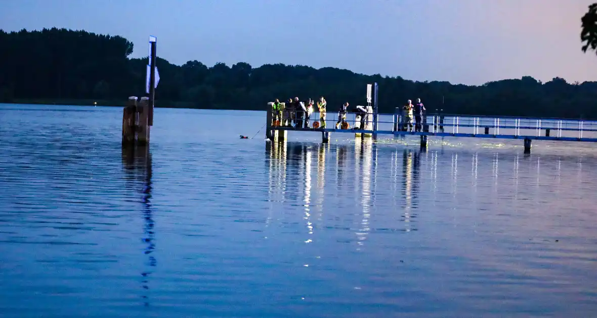 Persoon te water aangetroffen na inzet brandweer - Foto 2