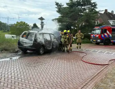 Auto uitgebrand zonder gewonden