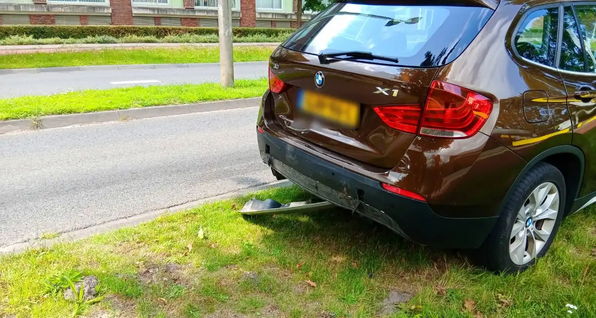 Kop-staartbotsing in de middag - Foto 2