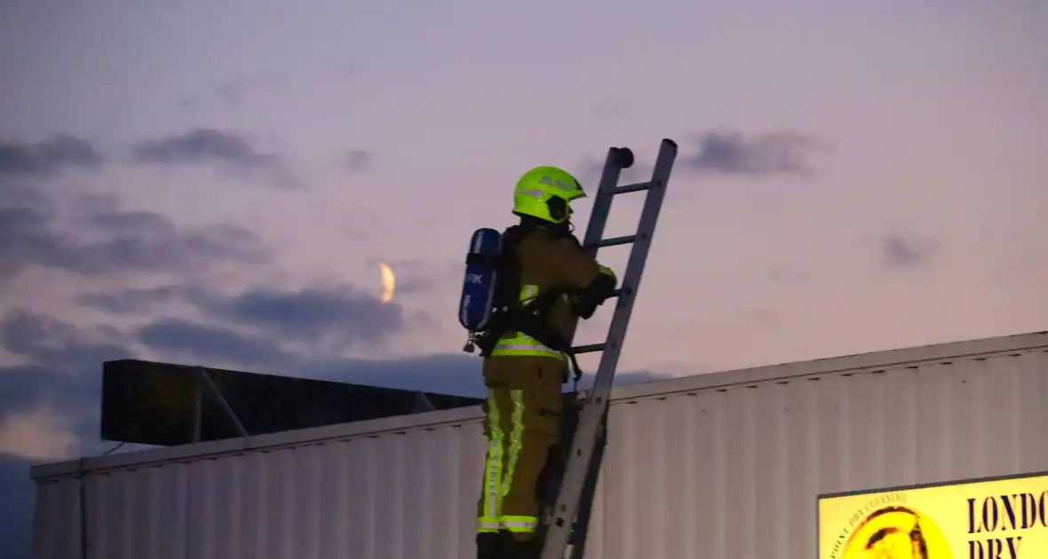 Brand veroorzaakt rookontwikkeling - Foto 3