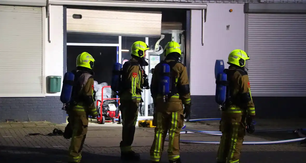 Brand veroorzaakt rookontwikkeling - Foto 7
