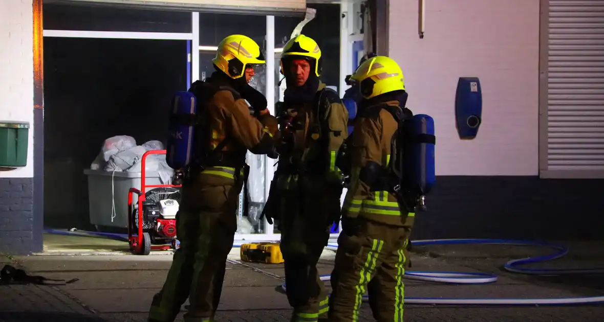 Brand veroorzaakt rookontwikkeling - Foto 8