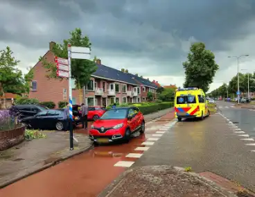 Botsing op kruising zorgt voor letsel