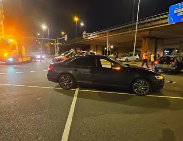 Automobilist rijdt door rood