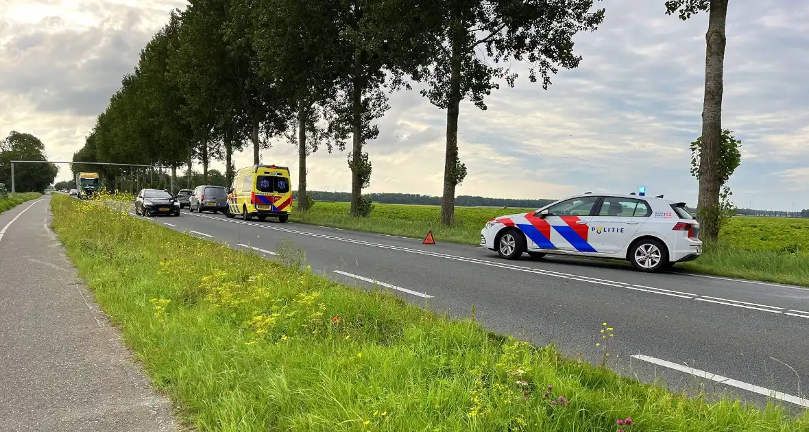 Bestelbus botst op voorganger - Foto 5