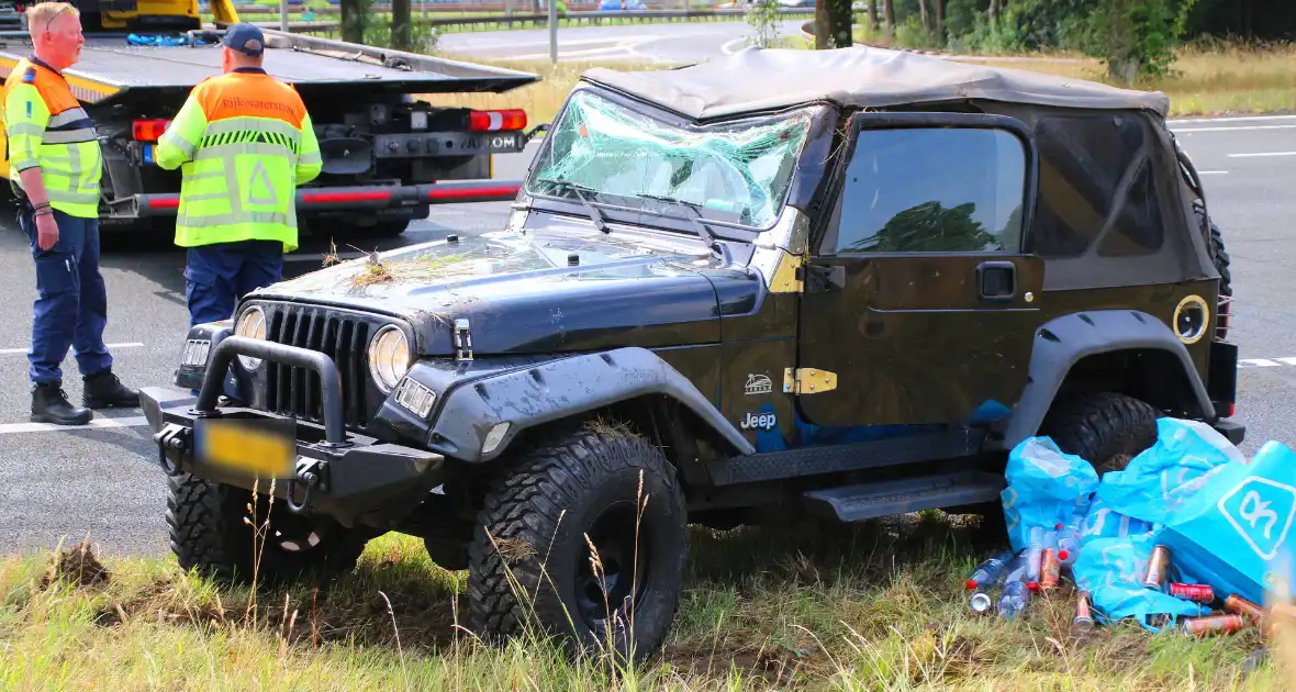 Jeep zwaar beschadigd door ongeluk