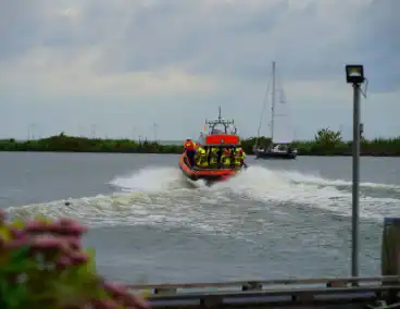 Reddingsoperatie op het water