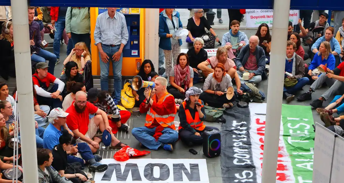 Demonstratie tegen uithongering in Gaza - Foto 12
