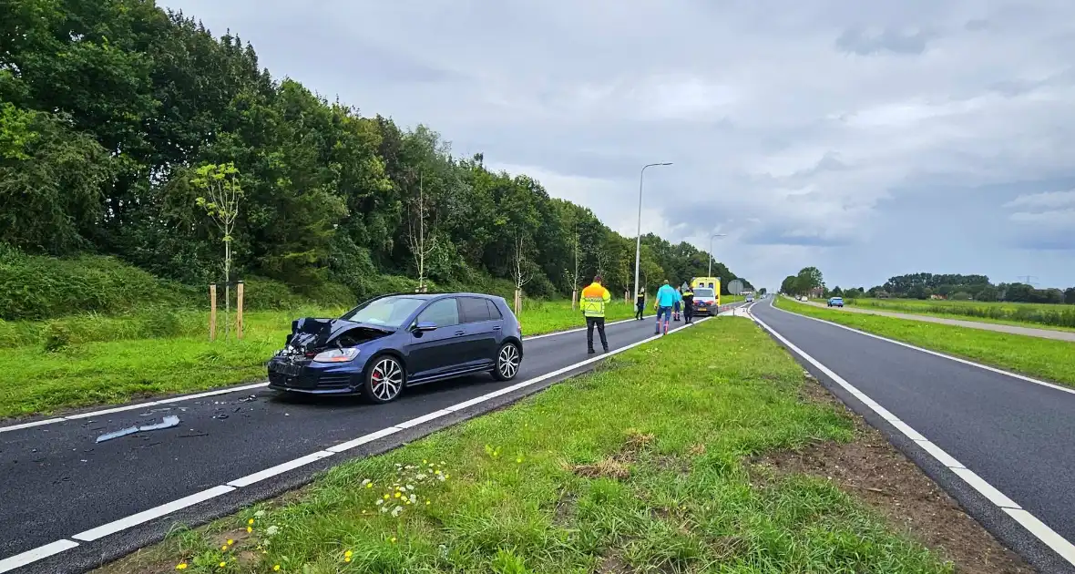 Voertuigen afgesleept na botsing - Foto 2