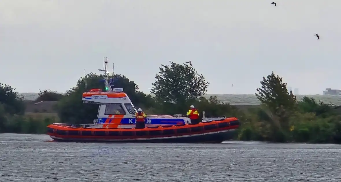 Schip in nood roept hulp in - Foto 2