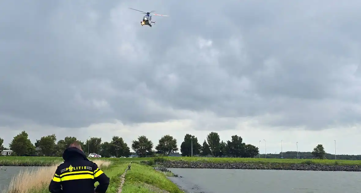 Schip in nood roept hulp in - Foto 4