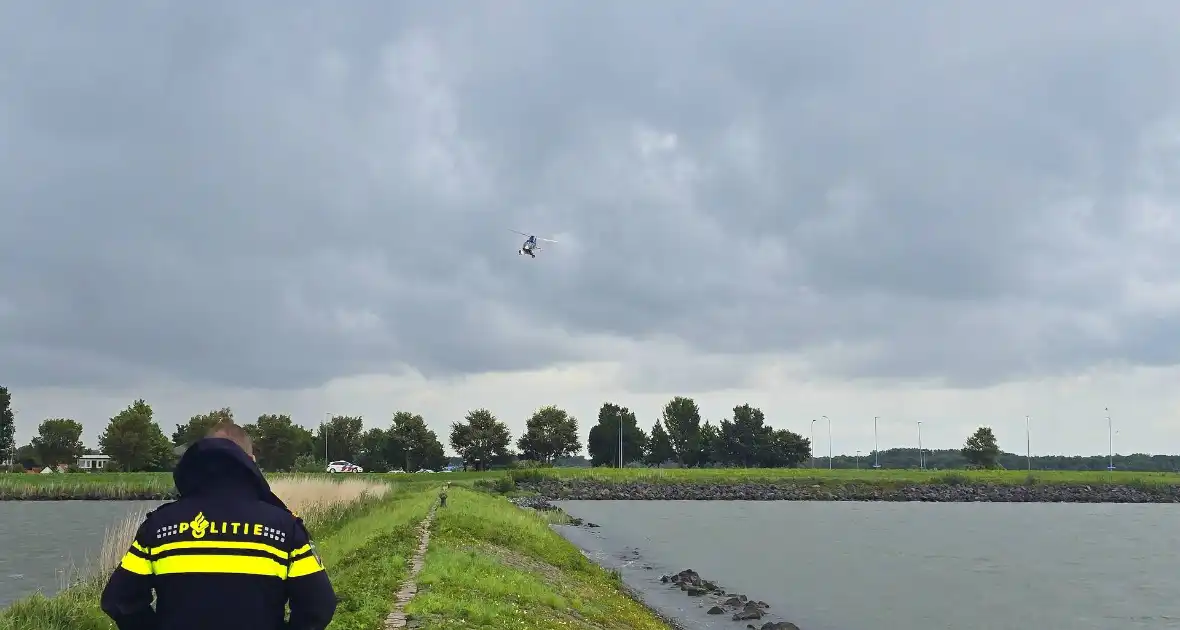 Schip in nood roept hulp in - Foto 5