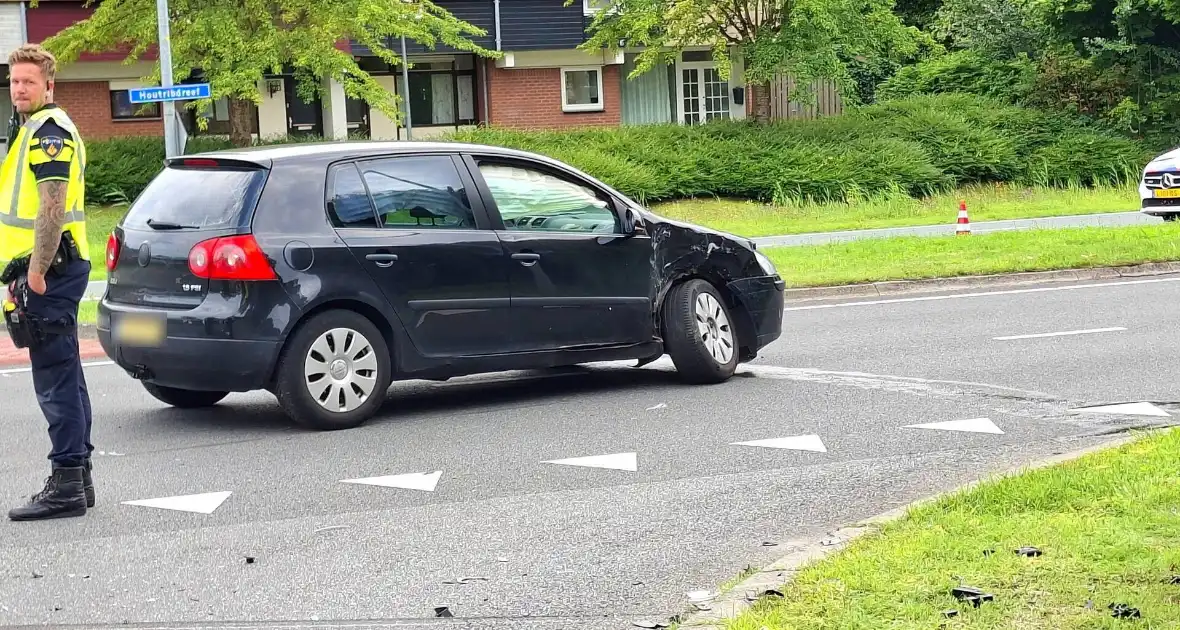 Botsing met forse schade - Foto 3