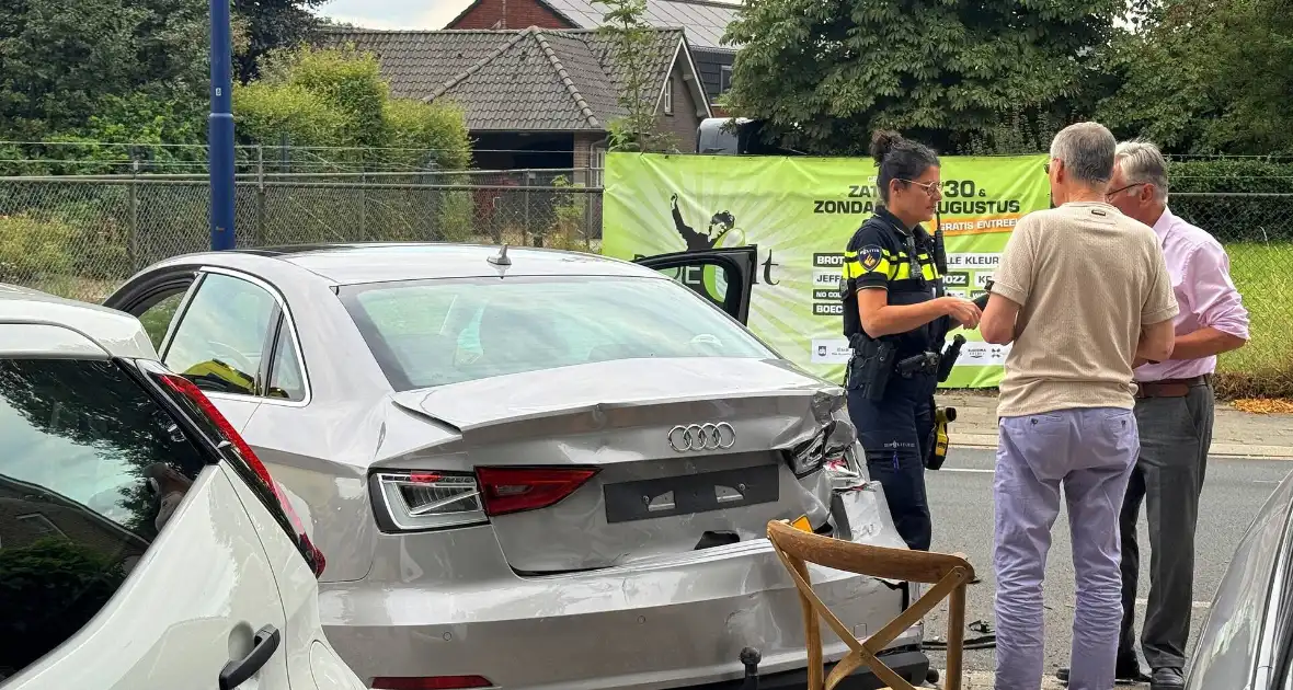forse aanrijding met meerdere voertuigen