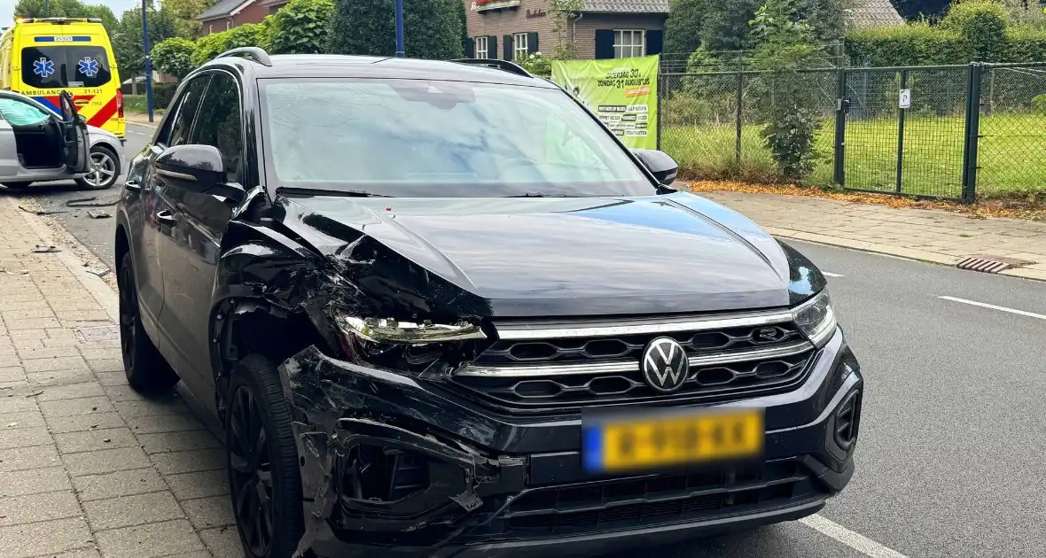 forse aanrijding met meerdere voertuigen - Foto 2
