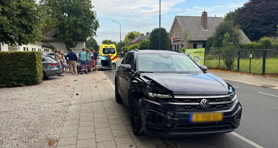 forse aanrijding met meerdere voertuigen - Foto 4