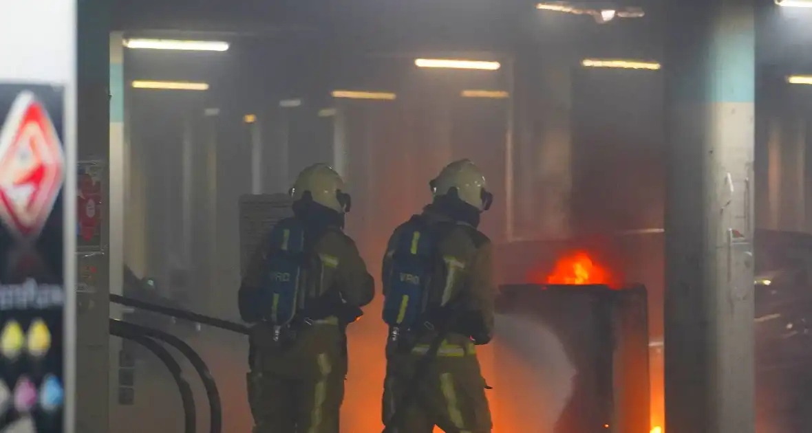 Containerbrand leidt tot schade in parkeergarage - Foto 2