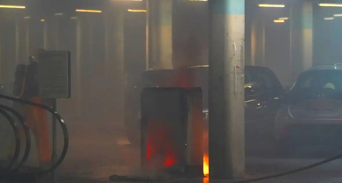 Containerbrand leidt tot schade in parkeergarage - Foto 3