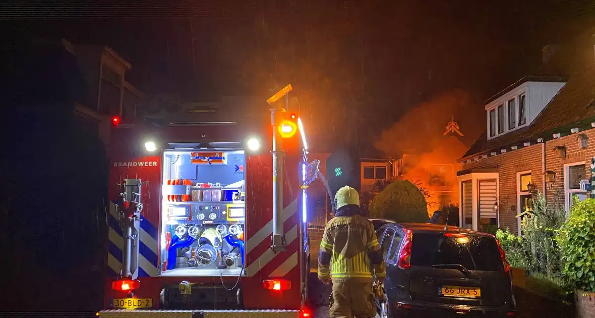 Autobrand verwoest voorkant busje - Foto 11
