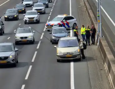 Ongeval tussen personenauto en vrachtwagen op snelweg