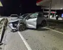 Ravage door ongeval: boot losgeschoten en auto zwaar beschadigd