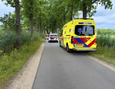 Motorrijder zwaargewond bij botsing met tractor