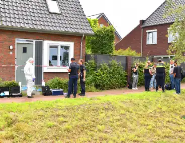 Vrouw gevonden onder verdachte omstandigheden