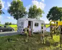 Inzittenden camper stranden door brand