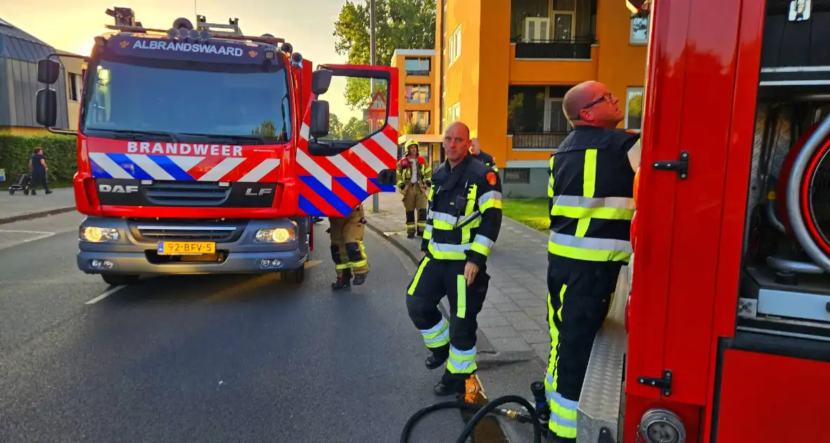 Brandweerinzet om vuur te bestrijden - Foto 2