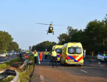 Klapband zorgt voor gewonden en enorme ravage