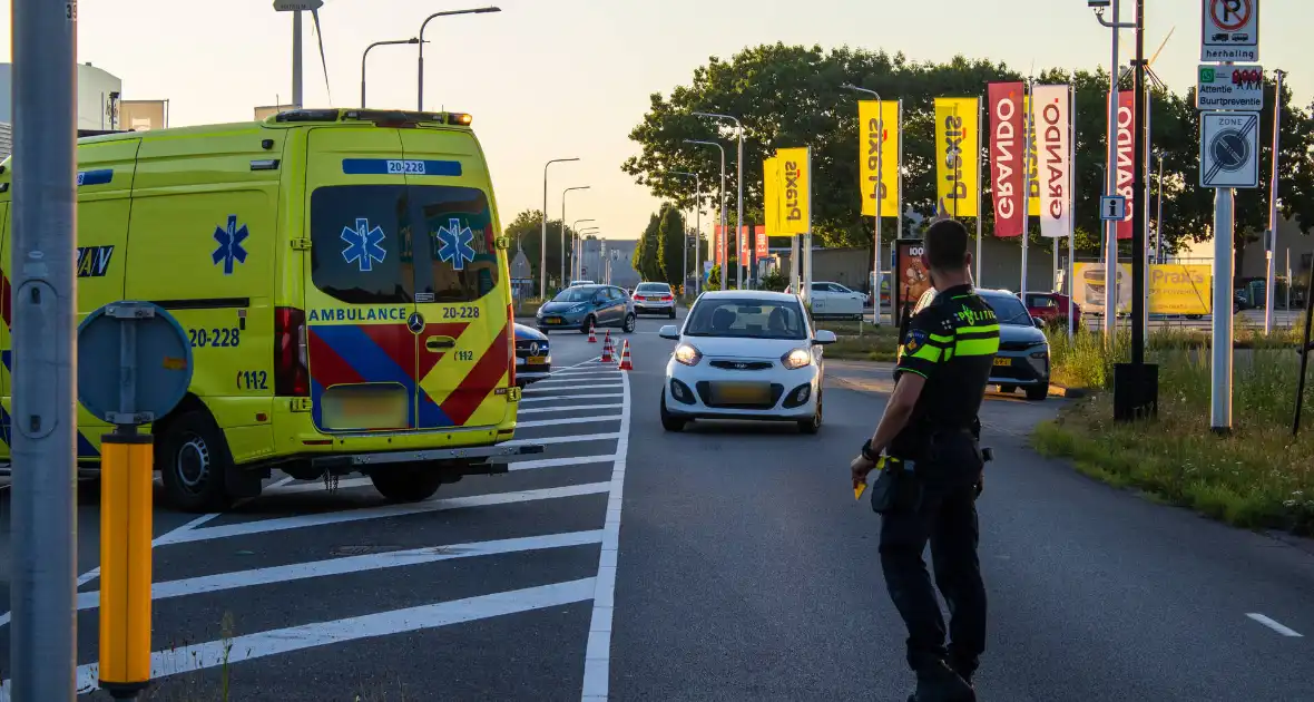 Ongeval met DHL-bus leidt tot botsing met meerdere voertuigen - Foto 11