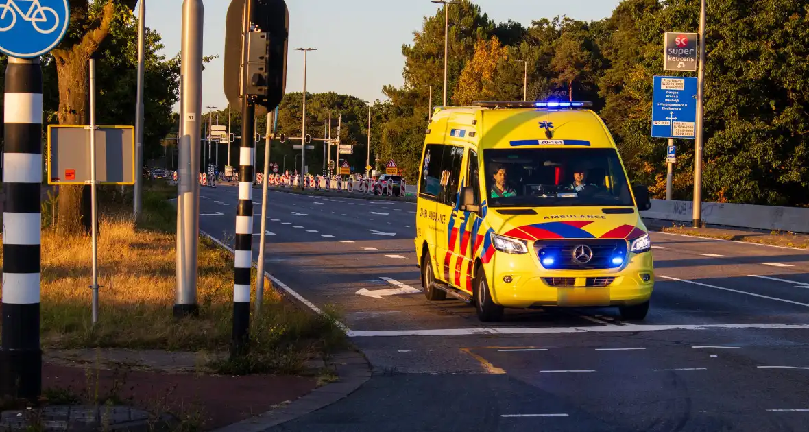Ongeval met DHL-bus leidt tot botsing met meerdere voertuigen - Foto 7