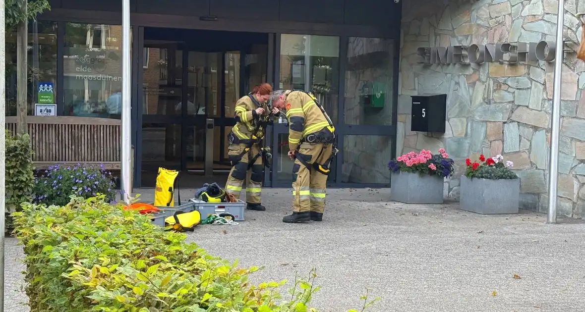 Urgente brandweerinzet met autoladder