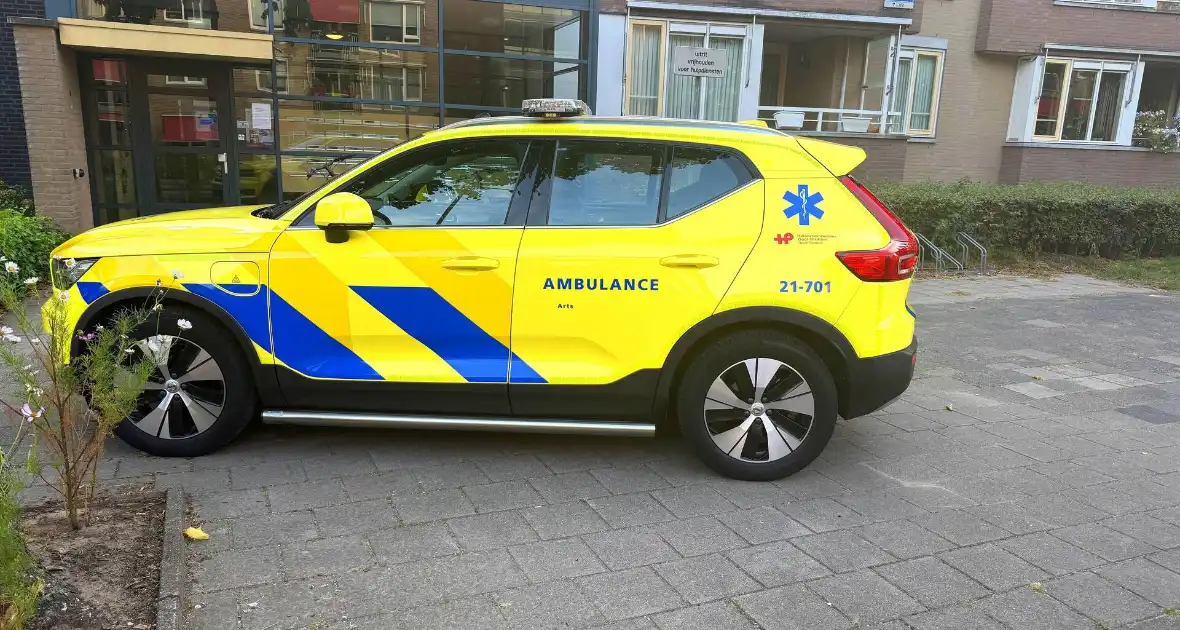 Urgente brandweerinzet met autoladder - Foto 1